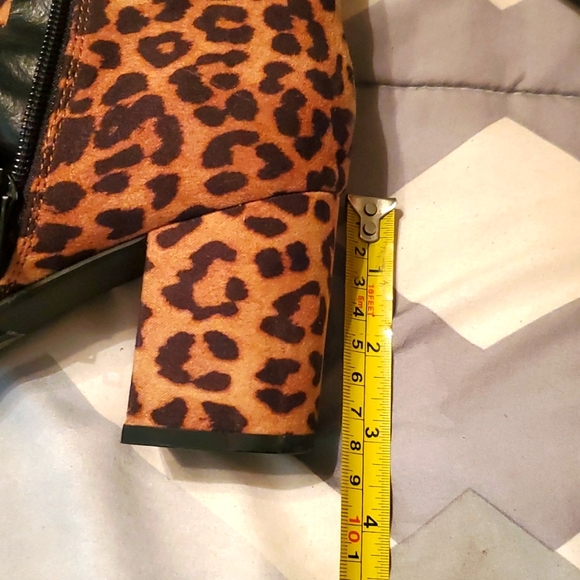 Heart In D Animal Print Ankle Booties - Picture 7 of 7